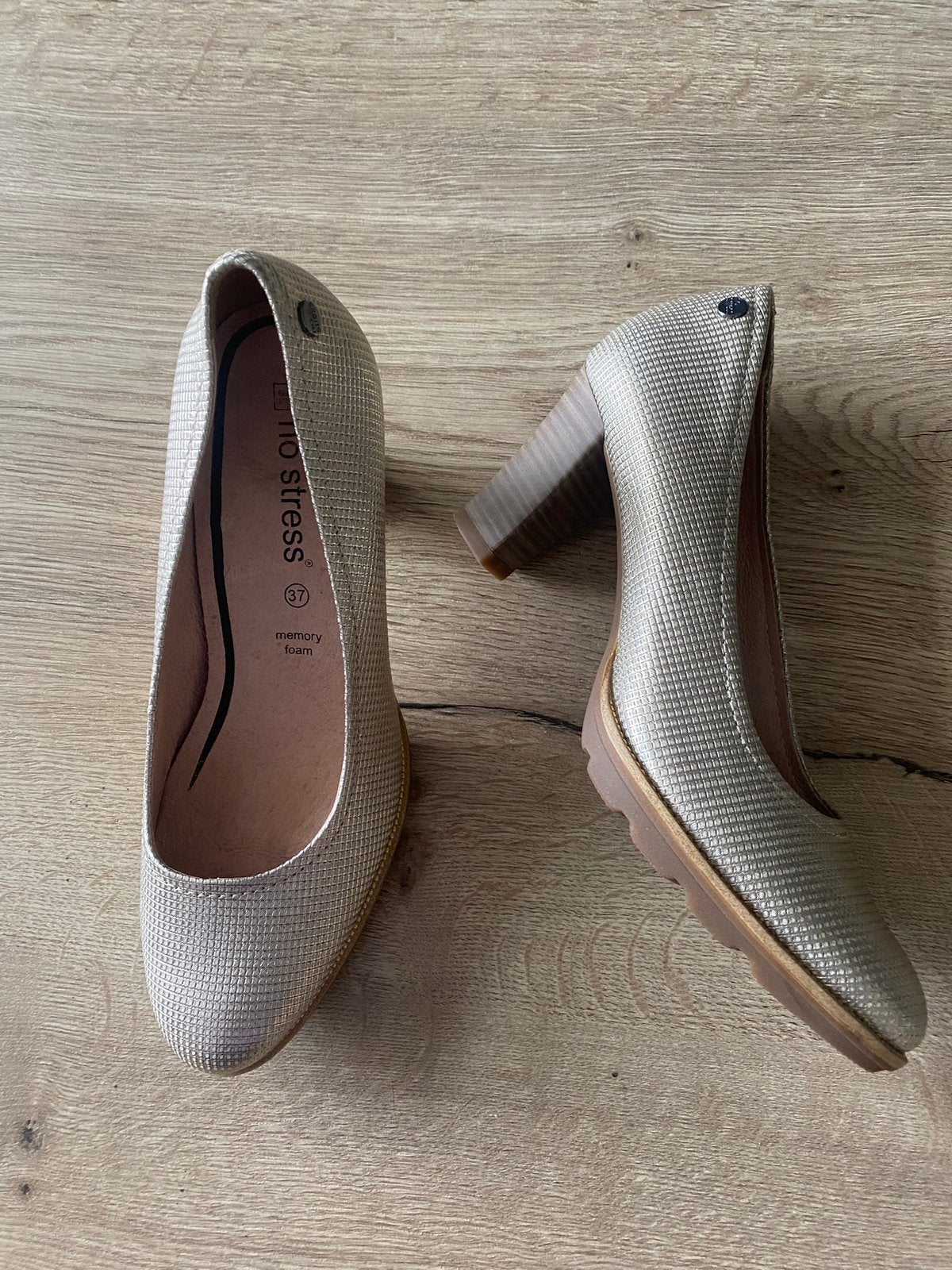 No Stress pumps goud/zilver – maat 37 – memory foam, Kleding | Dames, Pumps, Overige kleuren, Ophalen of Verzenden, Zo goed als nieuw