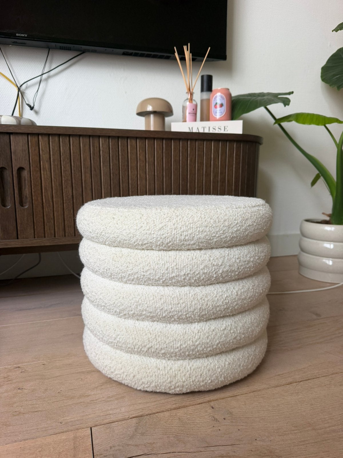 Xenos poef met opbergruimte – crème/wit, Ophalen, Zo goed als nieuw, Rond, Minder dan 50 cm