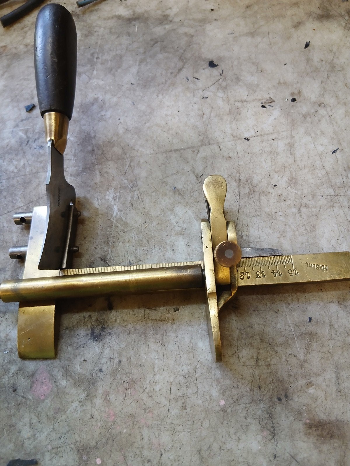 Antieke messing riemsnijder, Ophalen of Verzenden