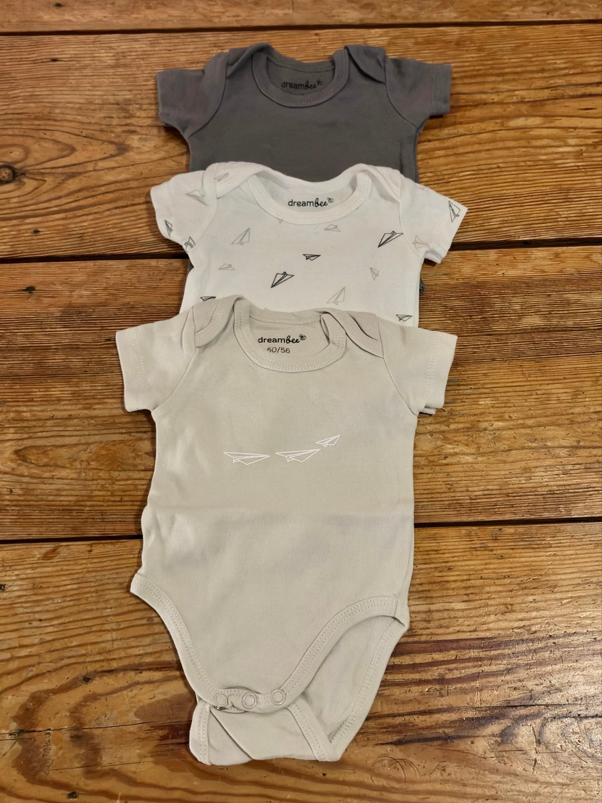 Set van 3 Dreambee rompers maat 50/56 wit grijs beige, Ophalen of Verzenden, Nieuw, Jongetje, Nacht- of Onderkleding