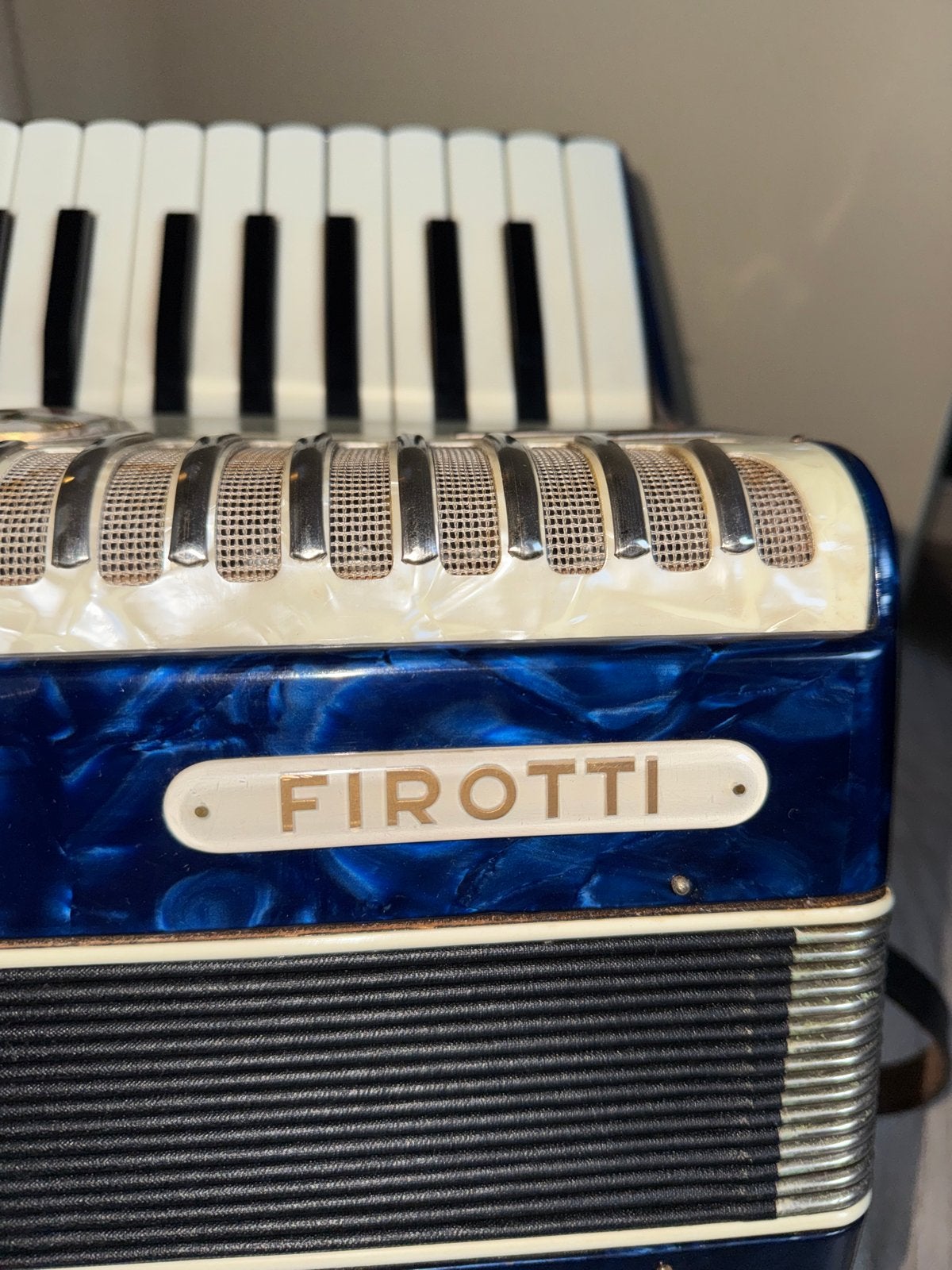 Firotti Accordeon - Blauw Toetsaccordeon met Riemen, Muziek en Instrumenten, Overige merken, Gebruikt, 32-bas, Met koffer