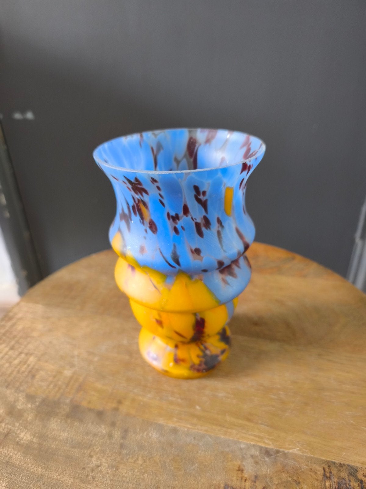 Art Deco Spatter Glas Vaas - Blauw, Geel, Bruin, Ophalen of Verzenden