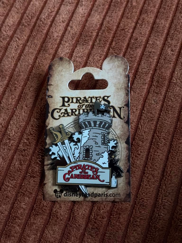 Disney Pirates of the Caribbean Pin - Disneyland Paris, Verzamelen, Disney, Ophalen of Verzenden, Overige figuren, Nieuw, Overige typen