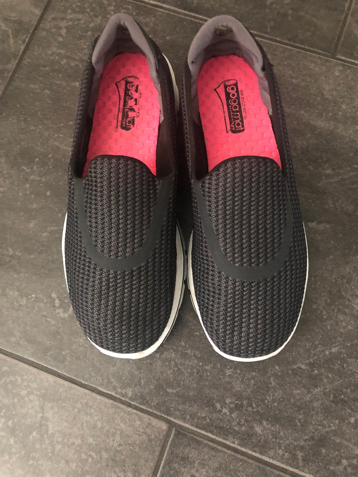 Skechers Go Walk sneakers - Zo goed als nieuw, Ophalen of Verzenden, Zo goed als nieuw, Zwart, Sneakers of Gympen