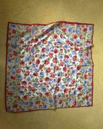 10 sjaals, Ophalen of Verzenden, Zo goed als nieuw, Maat 46/48 (XL) of groter, Sjaal