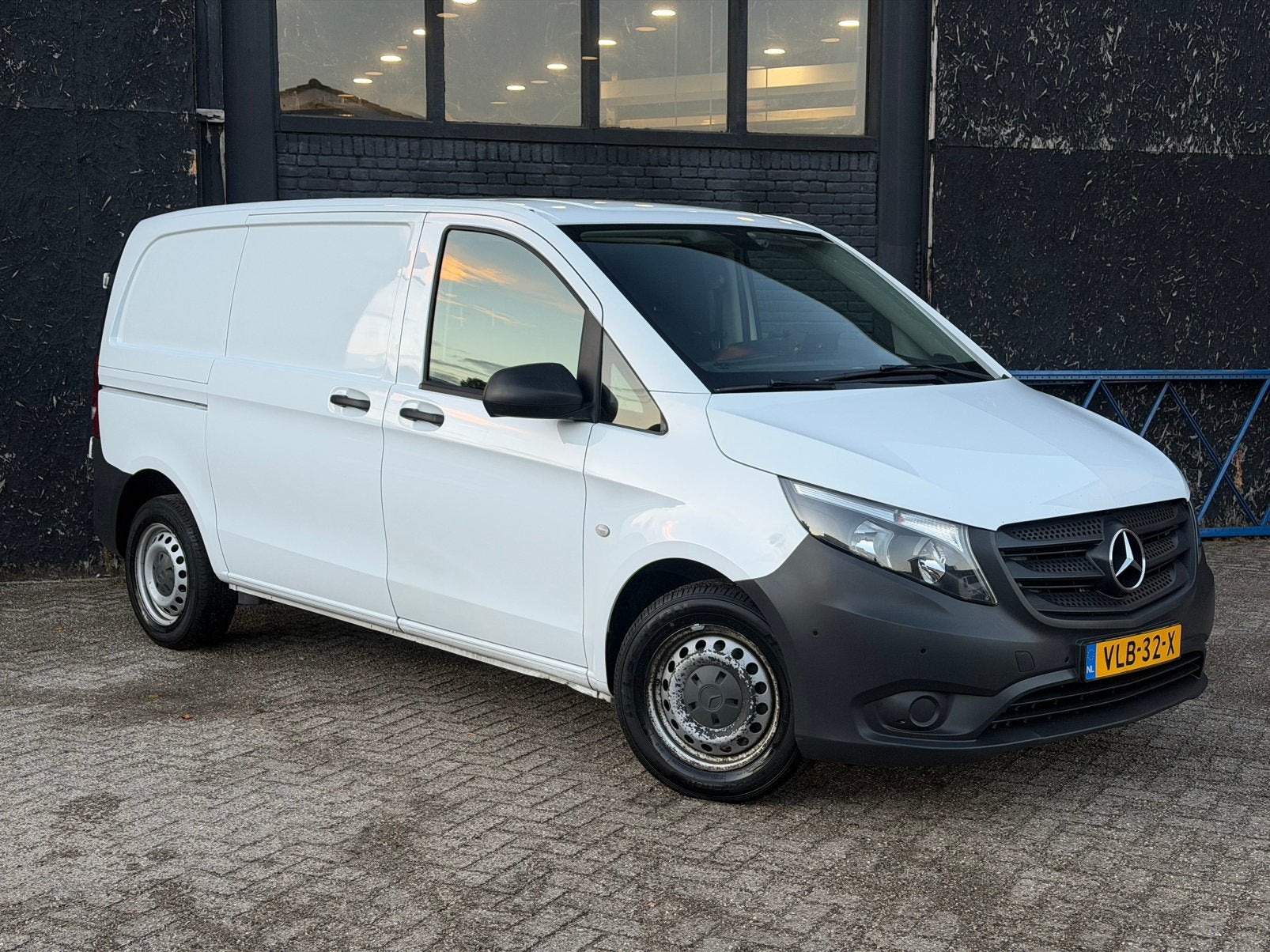 Mercedes-Benz Vito 1.6 CDI 84KW 2016 Wit, Auto's, Voorwielaandrijving, Stof, 4 cilinders, 2000 kg