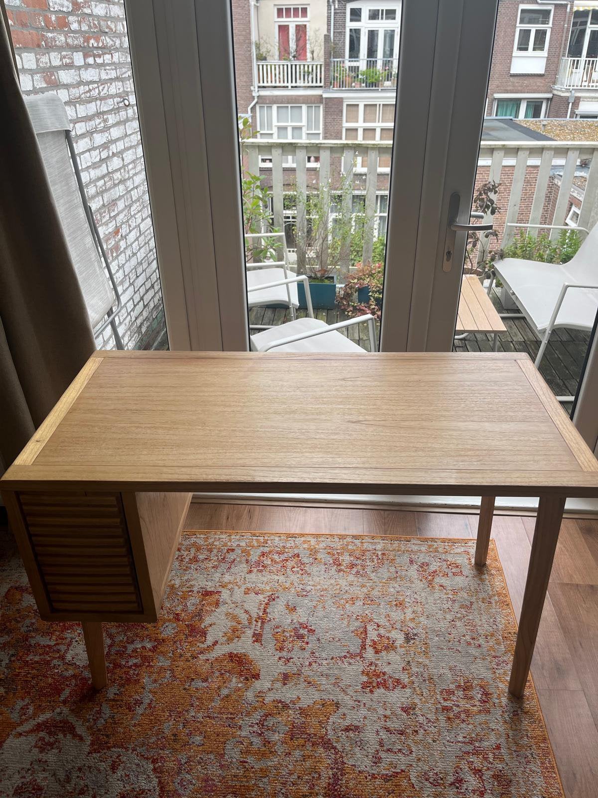 SKLUM bureau – €170 – uitstekende staat, Ophalen, In hoogte verstelbaar, Zo goed als nieuw, Computerbureau