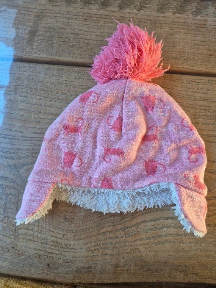 Heerlijk warme zachte winter muts met katjes en pompon 9-18M, Gebruikt, Meisje, Ophalen of Verzenden, Hema
