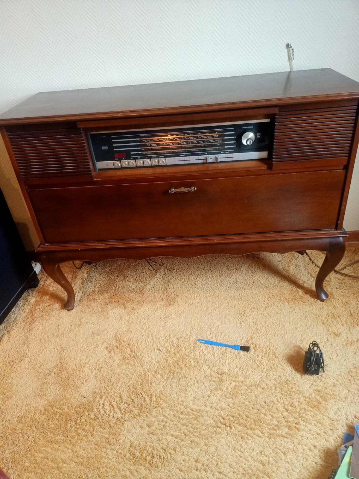 Vintage radio meubel, werkend en in nette staat, Ophalen, Gebruikt, Radio