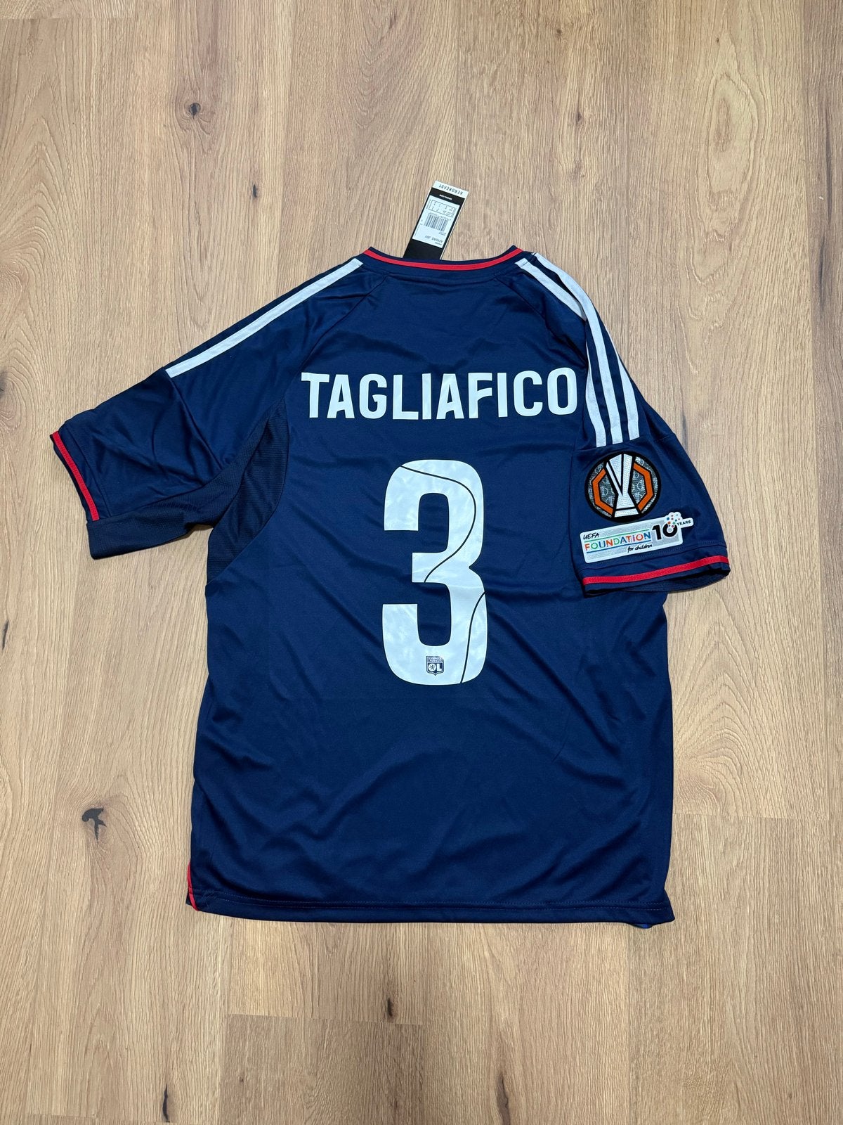 Olympique Lyon Thuisshirt 2025/2026 Tagliafico #3 Maat M, Nieuw, Ophalen of Verzenden, Voetbal, Maat 48/50 (M)