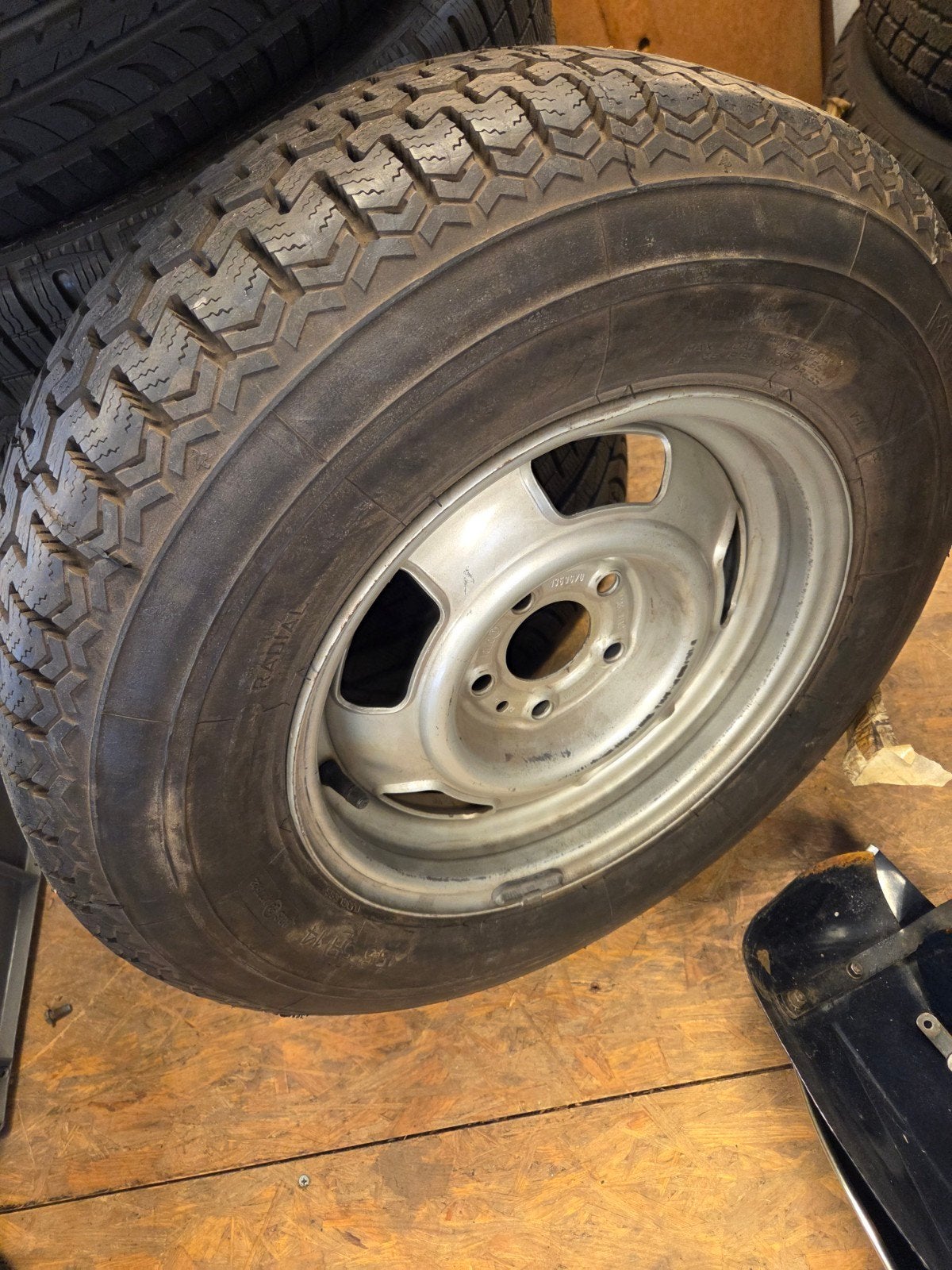 volvo 240 velg met nieuwe mischelen., Ophalen