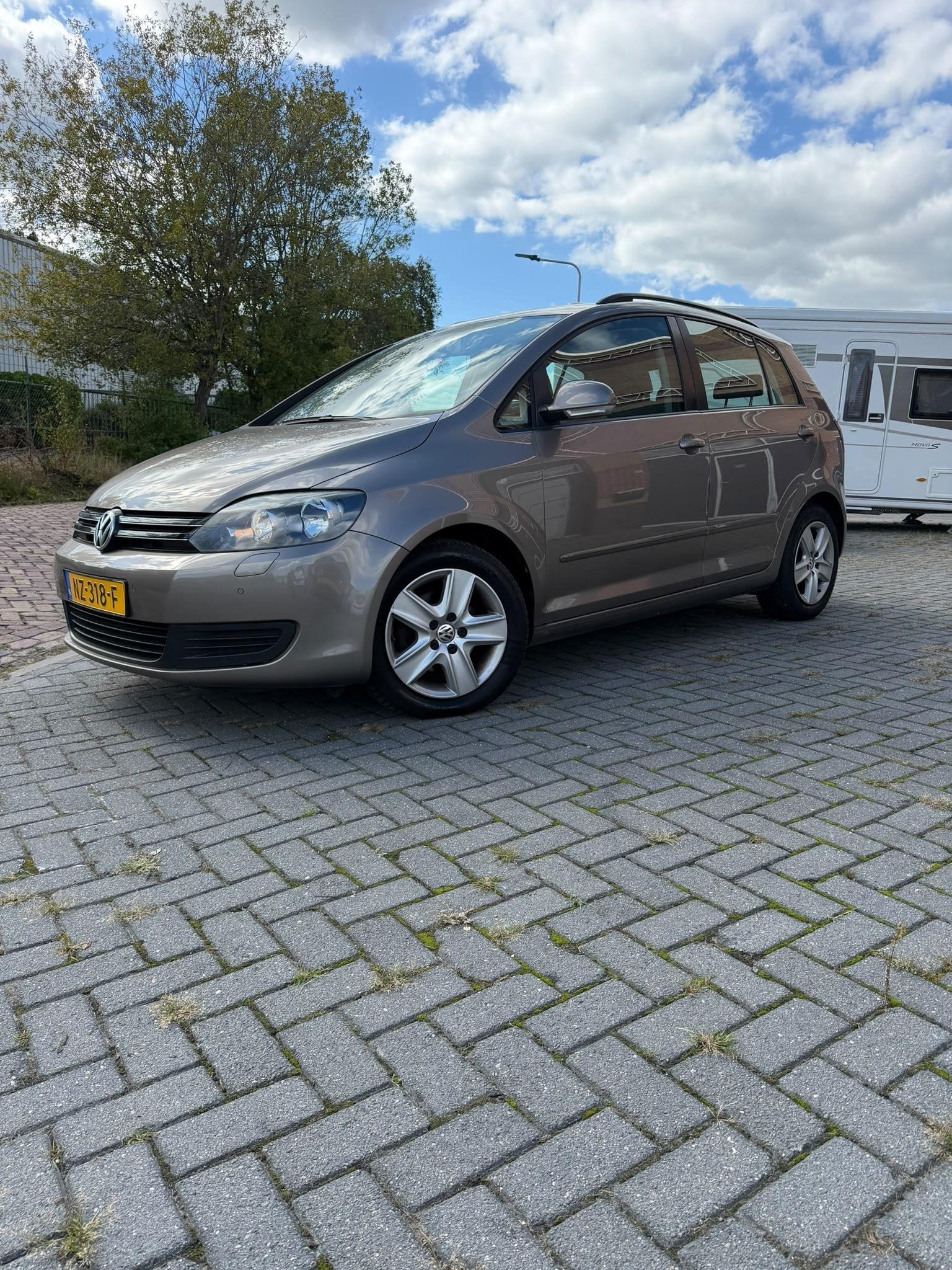 Volkswagen Golf Plus 1.4 TSI Trendline Nieuwe APK, Auto's, Euro 5, Stof, Gebruikt, Bruin