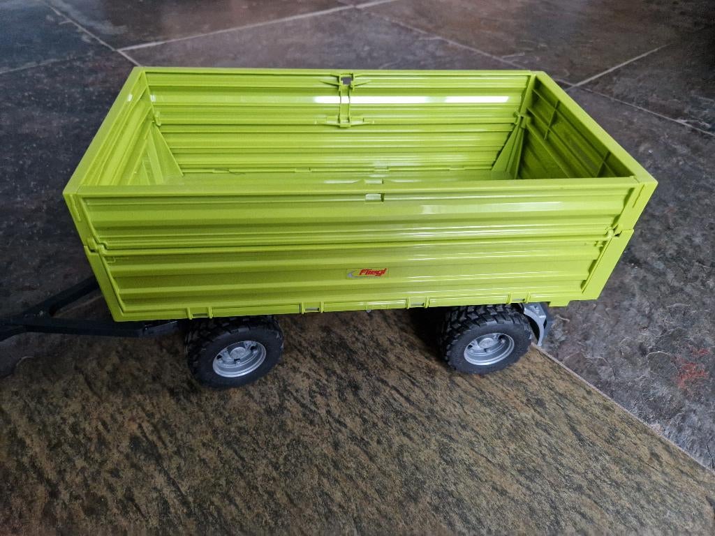 bruder 02203 fliegl 3-zijdige kiep kar met doos, Ophalen of Verzenden, Zo goed als nieuw