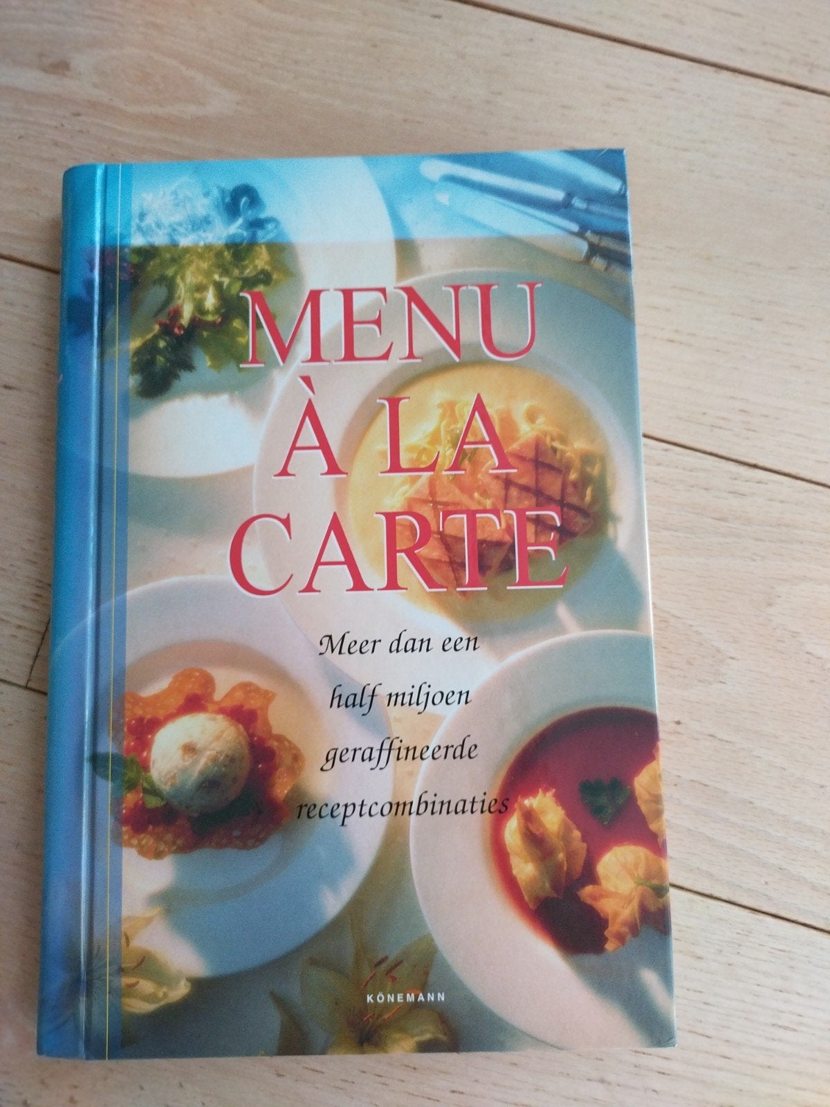 Menu à la Carte Kookboek, Boeken, Kookboeken, Hoofdgerechten, Ophalen of Verzenden, Overige gebieden, Onbekend