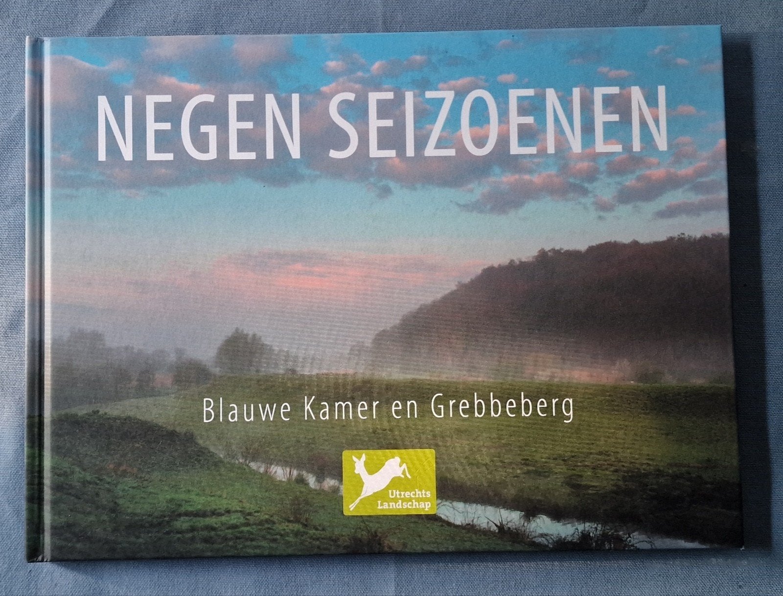 Negen Seizoenen: Blauwe Kamer en Grebbeberg - Natuurboek, Ophalen of Verzenden, 1980 tot heden, Zo goed als nieuw