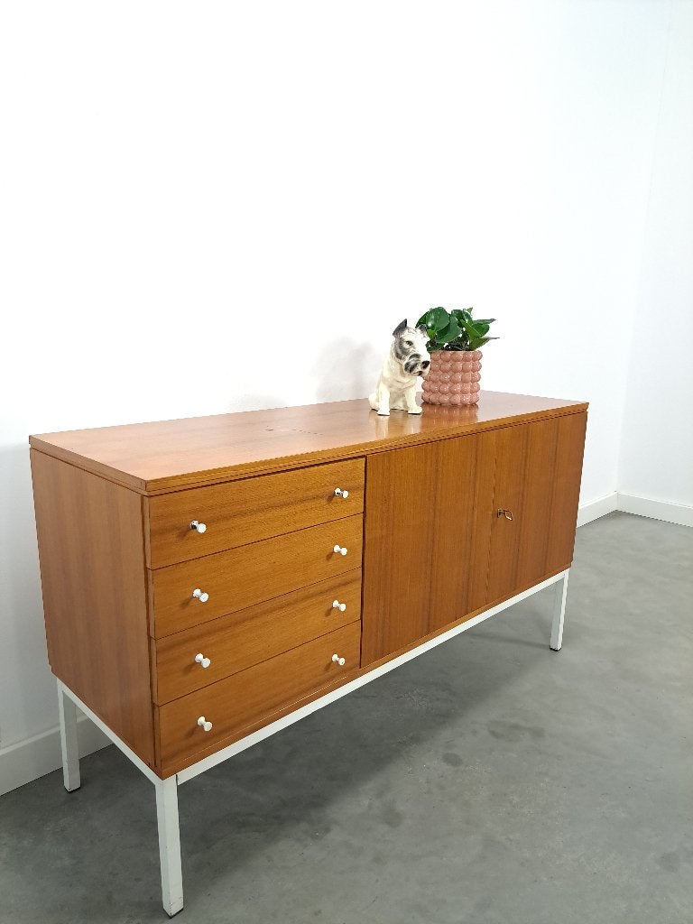 Fineer dressoir uit Zweden met wit stalen poten, Gebruikt, Met lade(s), Ophalen of Verzenden, 25 tot 50 cm