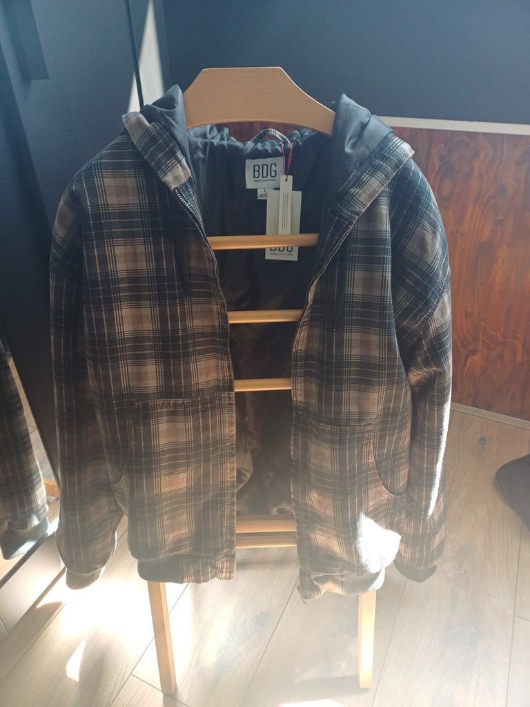 Urban outfitters jacket, Bruin, Ophalen of Verzenden, Zo goed als nieuw, Maat 42/44 (L)