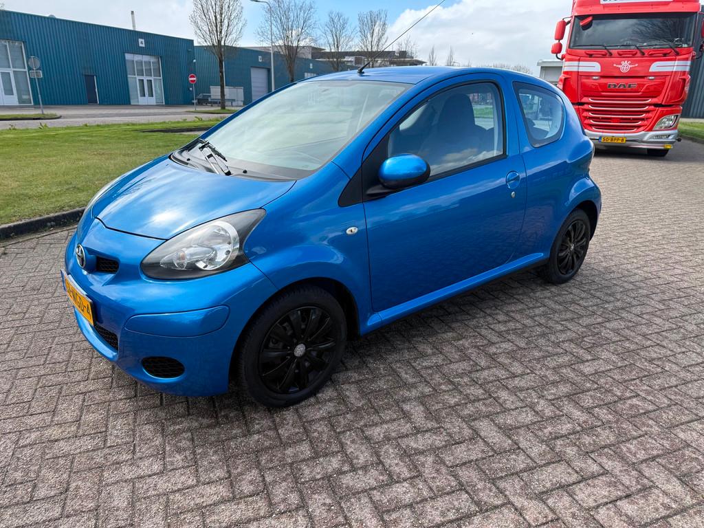 Toyota Aygo 1.0-12V Comfort, Voorwielaandrijving, Gebruikt, 68 pk, Bedrijf