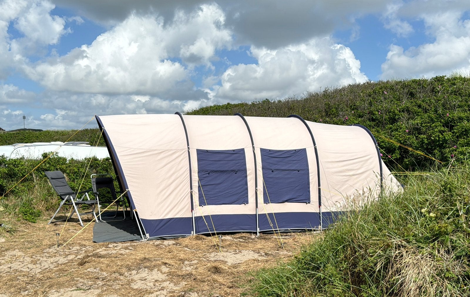 Nette Vrijbuiter tent met 2 slaapcabines, Caravans en Kamperen, Ophalen, Gebruikt, Tot en met 4