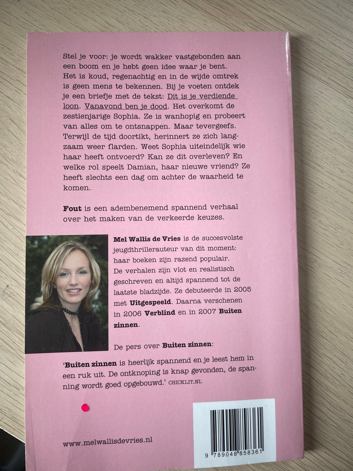 Fout - Jeugdthriller van Mel Wallis de Vries, Ophalen of Verzenden, Gelezen, Fictie