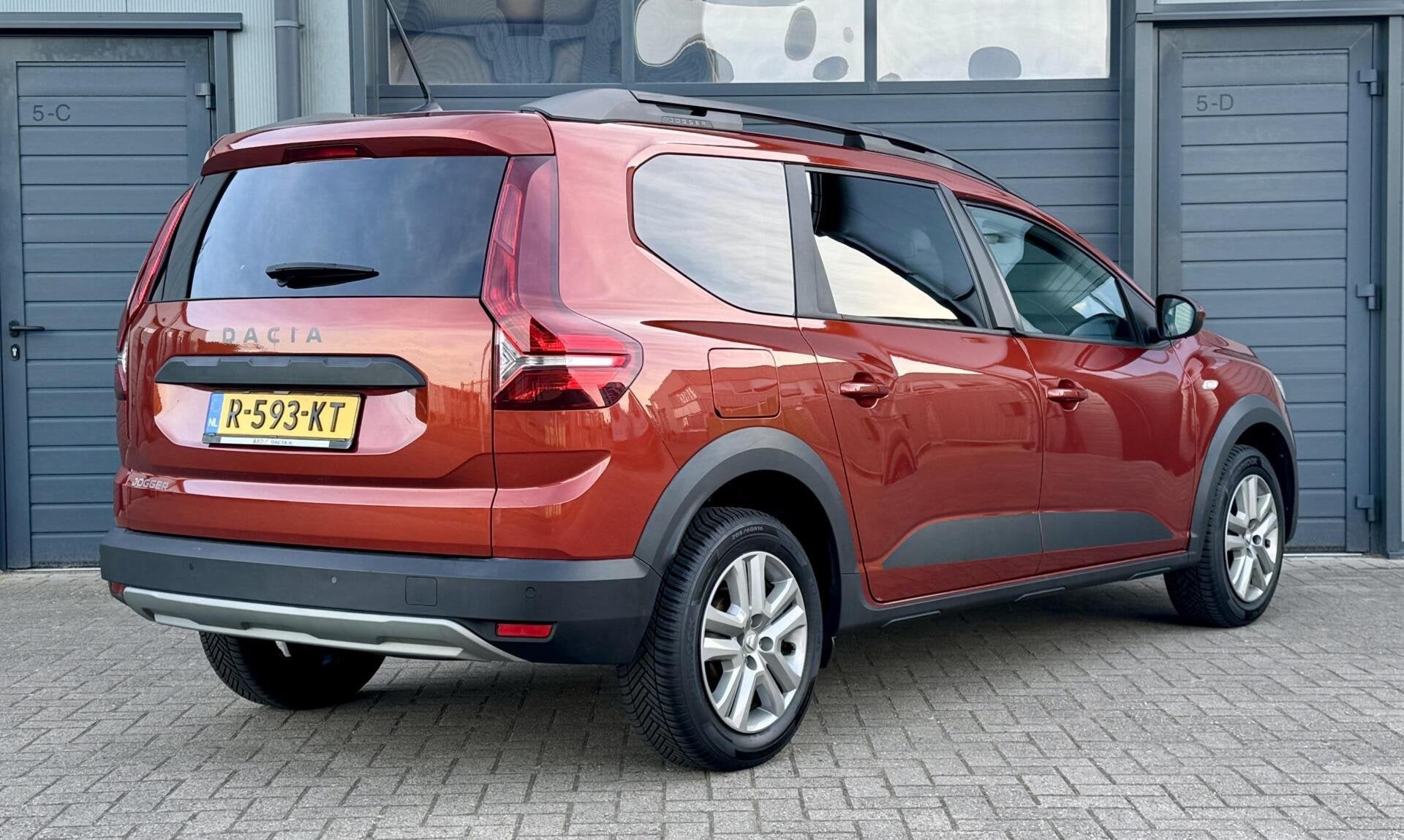 Dacia Jogger 1.0 TCe Bi-Fuel 101pk Comfort | LPG3 |, Voorwielaandrijving, Dealer onderhouden, Gebruikt, Handgeschakeld