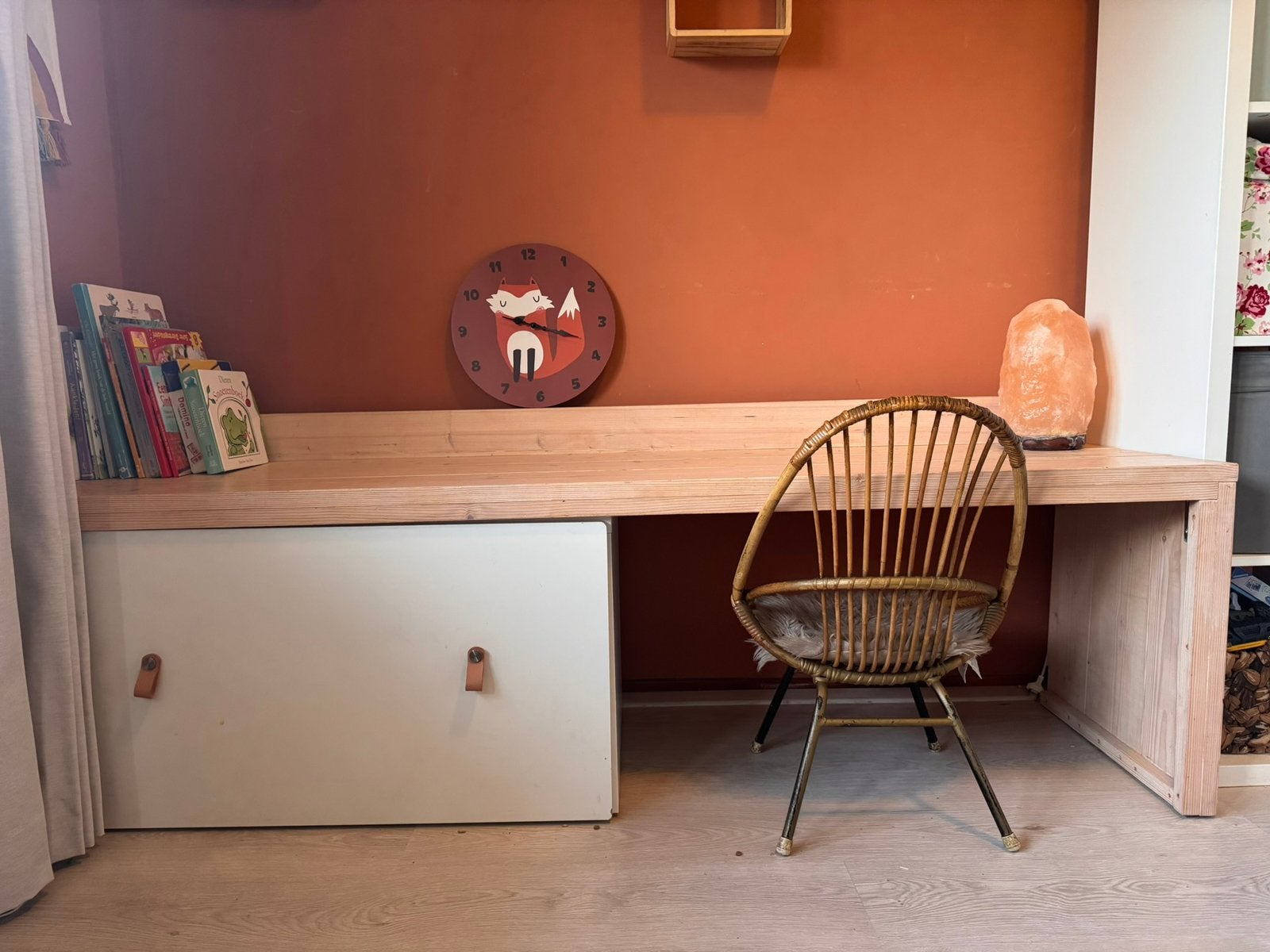 Smastad ikea kindertafel met opbergkast., Ophalen, Zo goed als nieuw, Tafel