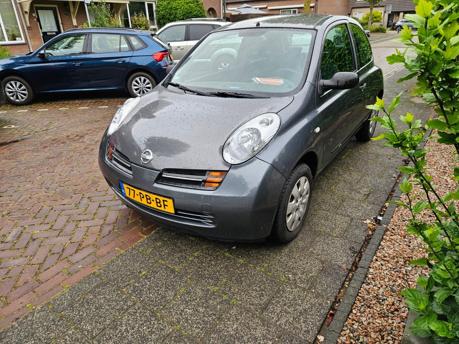 Nissan Micra uit 2004, Auto's, Micra, Grijs, Zilver of Grijs, 940 kg