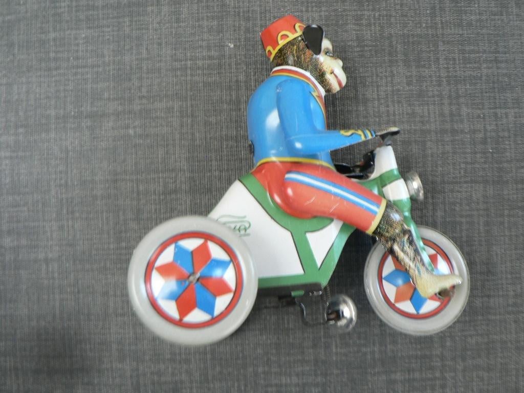 oud blikken paya aap reproduction 10 cm driewieler, Ophalen of Verzenden