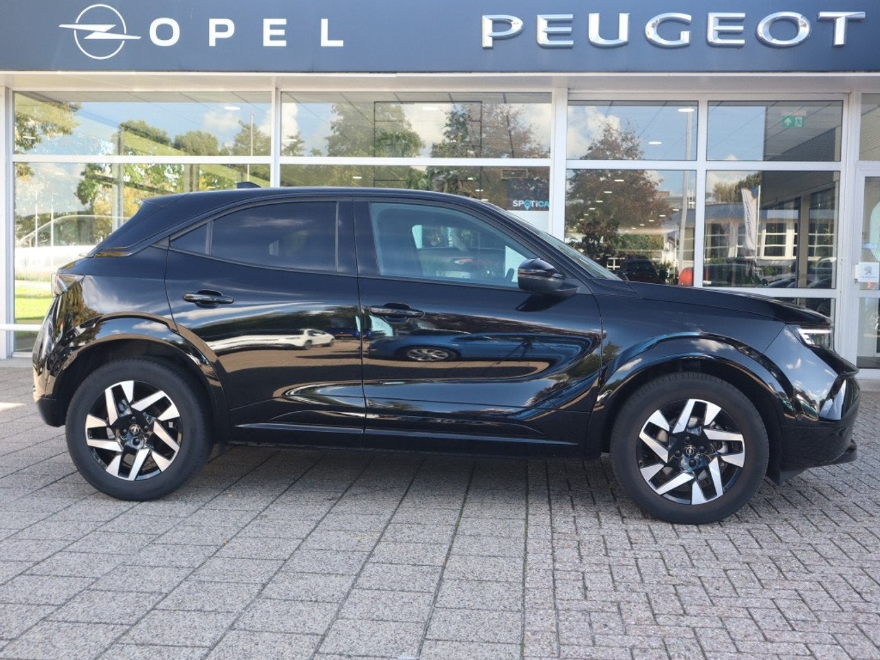 Foto 5 van Opel Mokka GS 1.2 Turbo Hybrid 145pk eDCT Automaat, Rijklaar