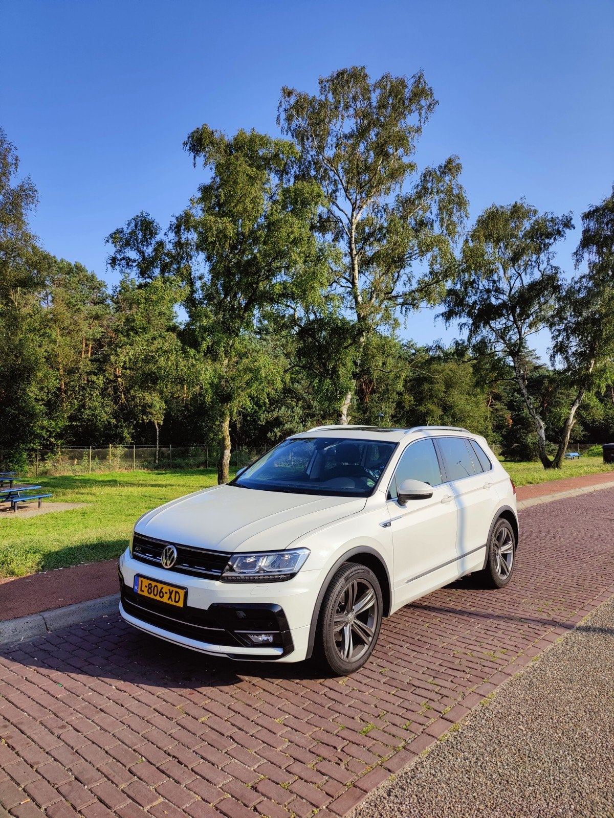 Volkswagen Tiguan R-Line 4MOTION - Panoramadak - Trekhaak 20, Auto's, Automaat, Euro 6, 4 cilinders, Overige bekleding