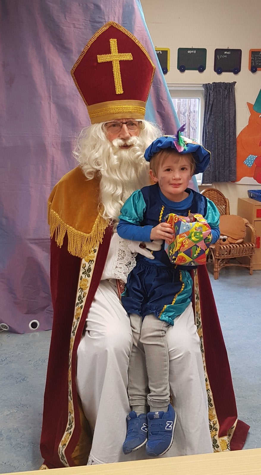 Compleet Sinterklaas pak te koop met baard pruik, Ophalen
