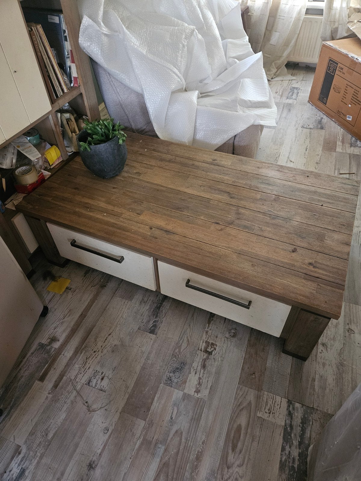 Zware houten salontafel met lades, Huis en Inrichting, Tafels | Salontafels, Ophalen, Gebruikt, 100 tot 150 cm, 50 tot 100 cm