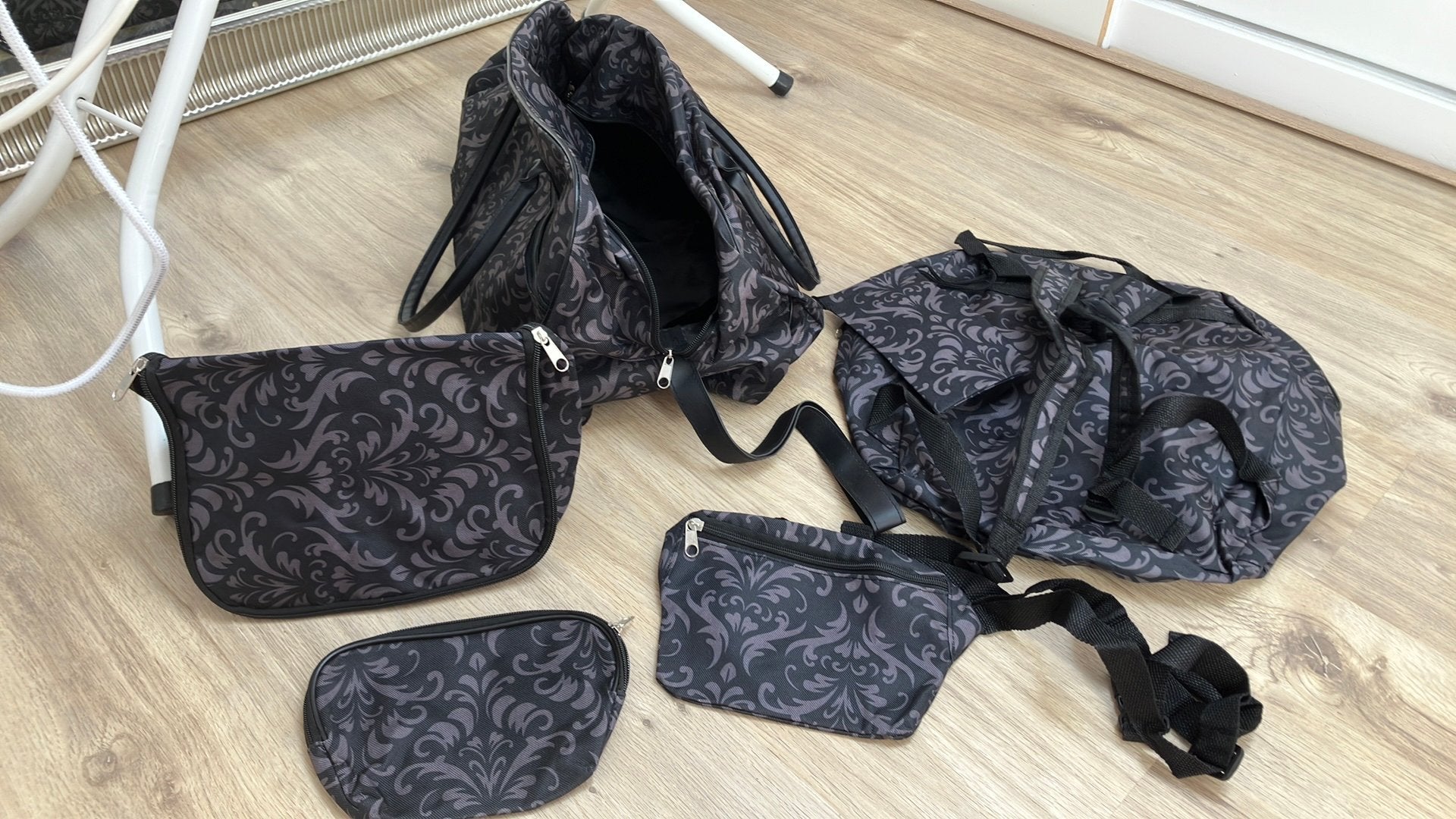 Weekendtas met bijbehorende tasjes, Sieraden, Tassen en Uiterlijk, Tassen | Reistassen en Weekendtassen, Ophalen, Nieuw