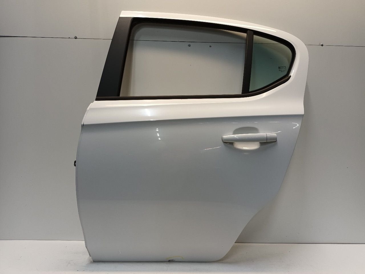 Portier links achter Opel Corsa, Onderdelen@venauto.nl, Van der Ven Autorecycling B.V., Gebruikt, Ettenseweg 76, 4706 PB Roosendaal, The Netherlands