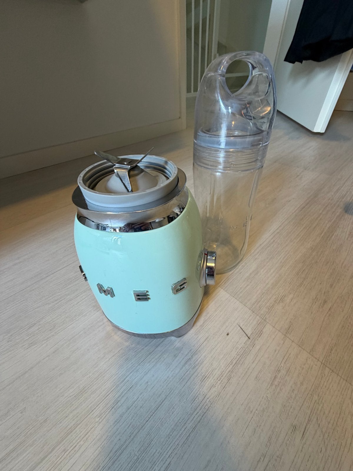 Smeg Blender to Go - Mintgroen, Witgoed en Apparatuur, Blenders, Ophalen of Verzenden, Zo goed als nieuw, Blender to go