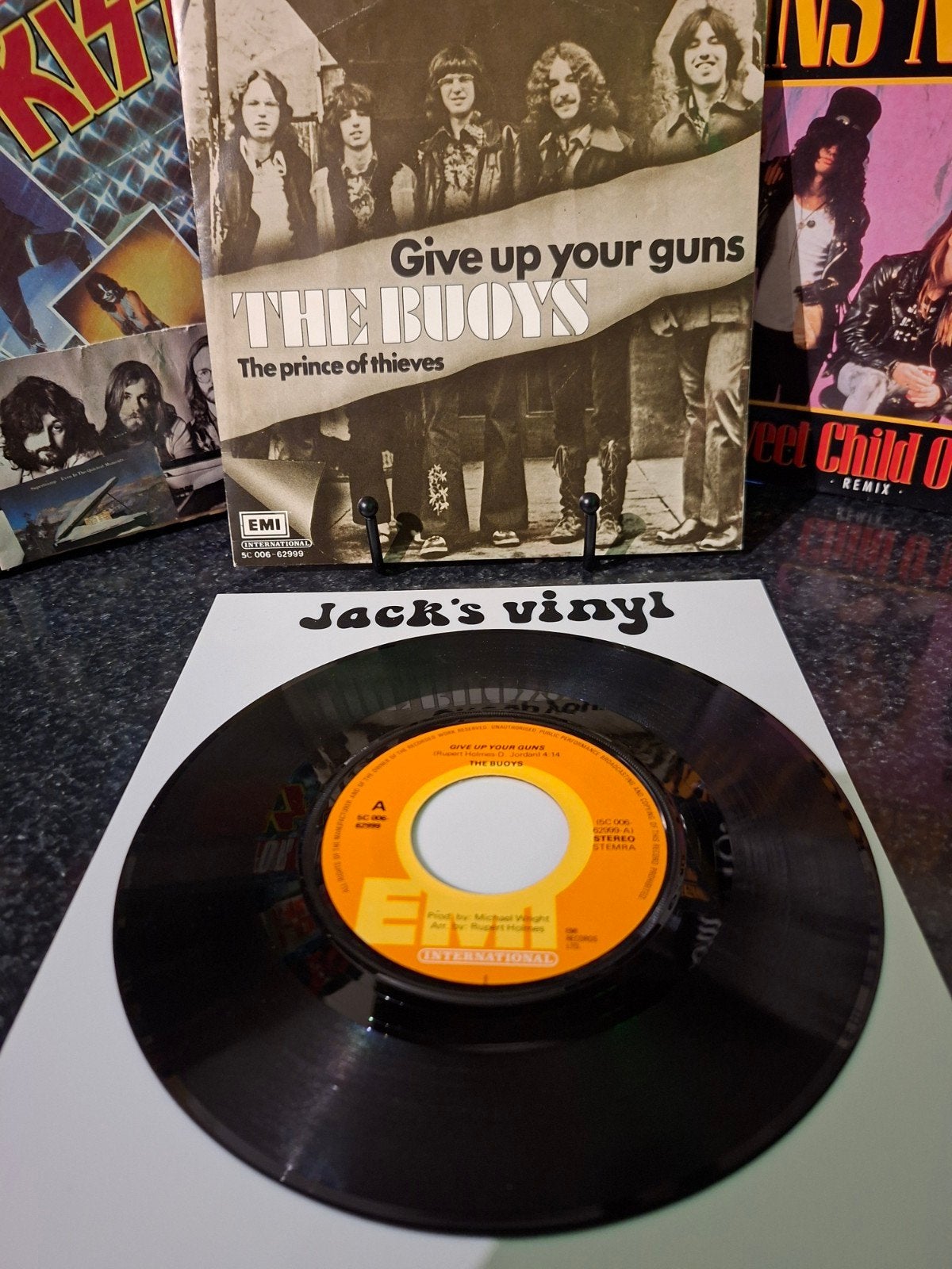 The Buoys - Give Up Your Guns / 1979, Rock, 7 inch, Ophalen of Verzenden, Zo goed als nieuw