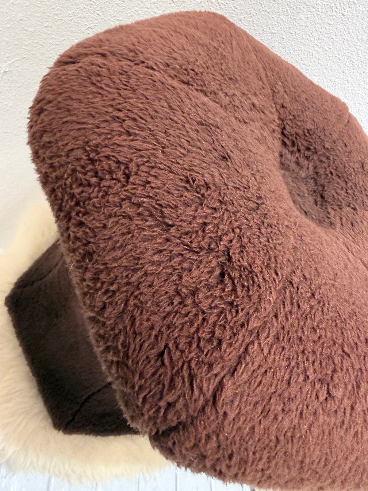 Vintage 70s Mushroom Stool – Chocolate Teddy, Huis en Inrichting, Vintage, Overige materialen, Vintage, Vintage