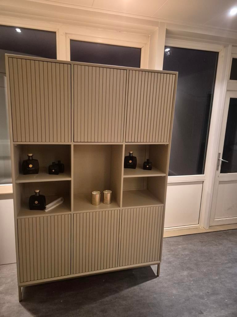 Mooie landeljjke wandkast madison showroommodel, Huis en Inrichting, Kasten | Wandmeubels, Ophalen of Verzenden, Zo goed als nieuw
