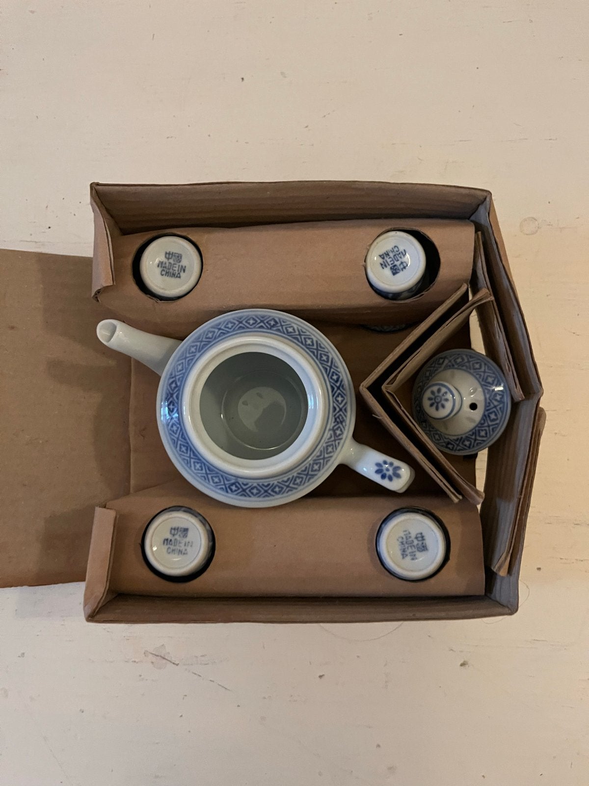 Chinees theeserviesje met theepot en 4 kopjes, Antiek en Kunst, Ophalen