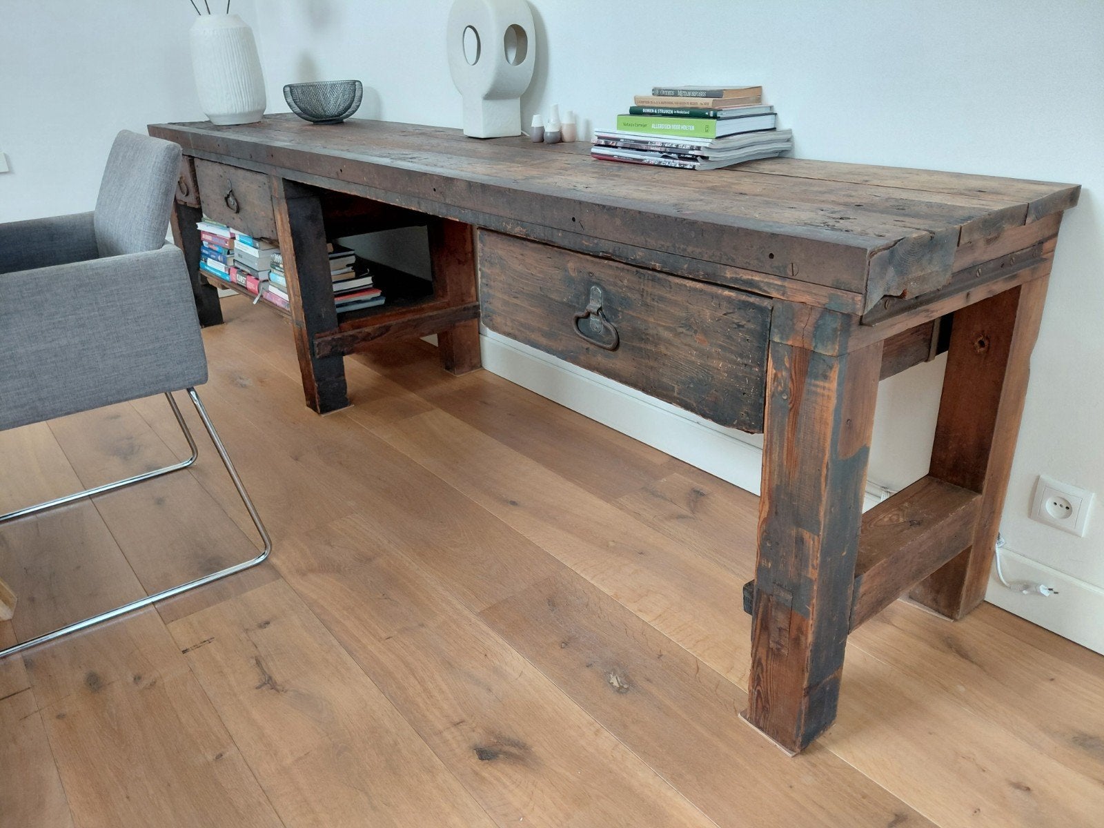 Werkbank van 1926 uit smederij. 276cm x 54 cm x  73cm., Ophalen