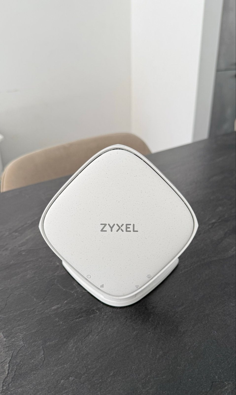 Zyxel WX5600-TO wifi versterker - Zo goed als nieuw, Ophalen of Verzenden, Zo goed als nieuw, Router