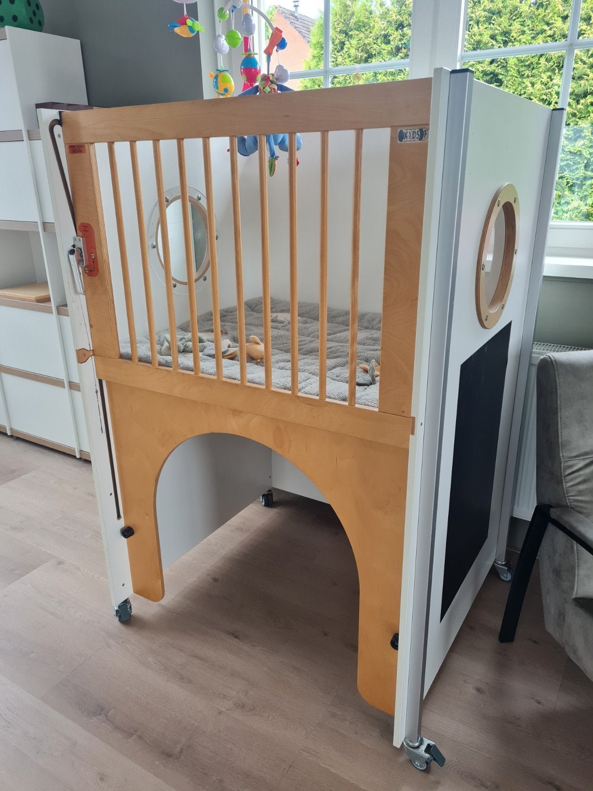 Gastouder box / kinderopvang box met wieltjes, Kinderen en Baby's, Boxen, Ophalen, Gebruikt, Rechthoekig, In hoogte verstelbaar