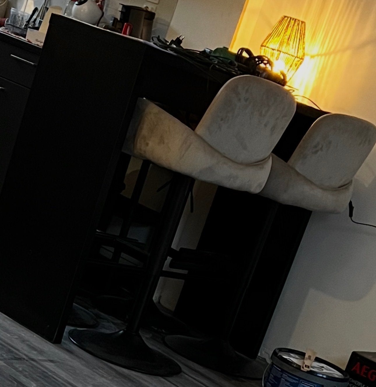 Set van 4 moderne barkrukken met tafel - Zo goed als nieuw, Huis en Inrichting, Ophalen, Zo goed als nieuw, Metaal