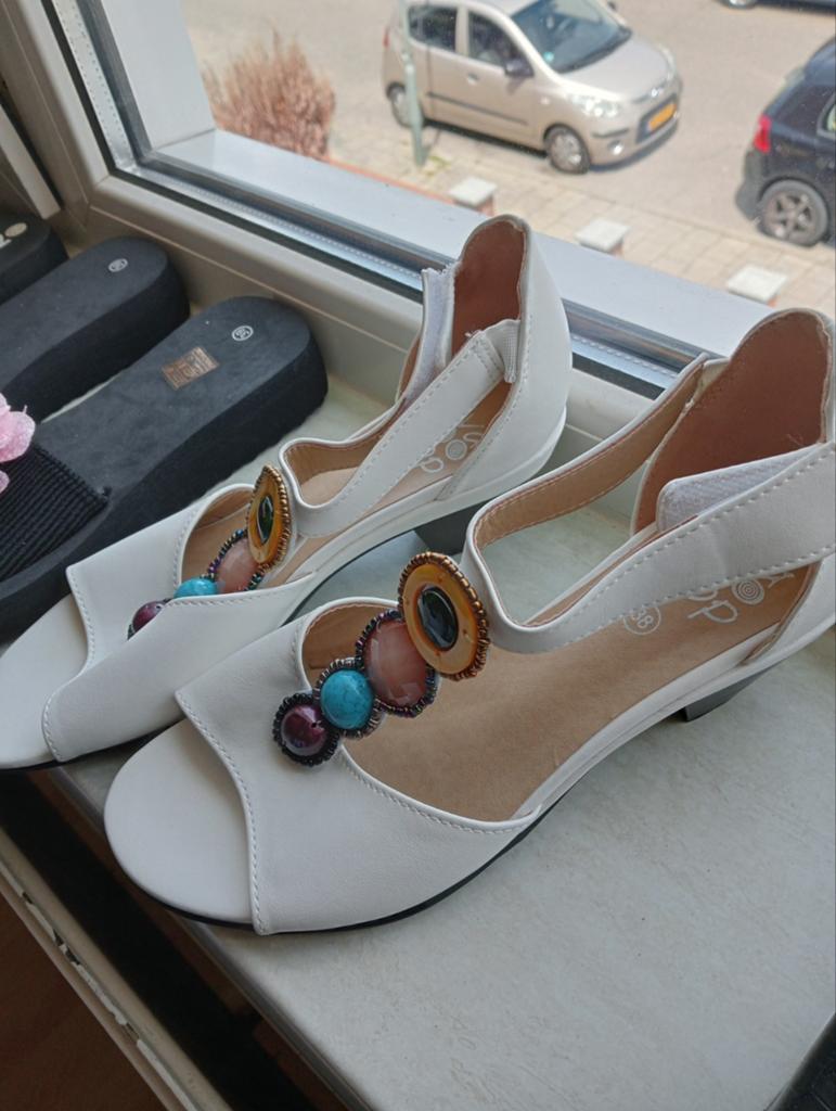 Zomer slippers, Kleding | Dames, Ophalen of Verzenden, Accessoires