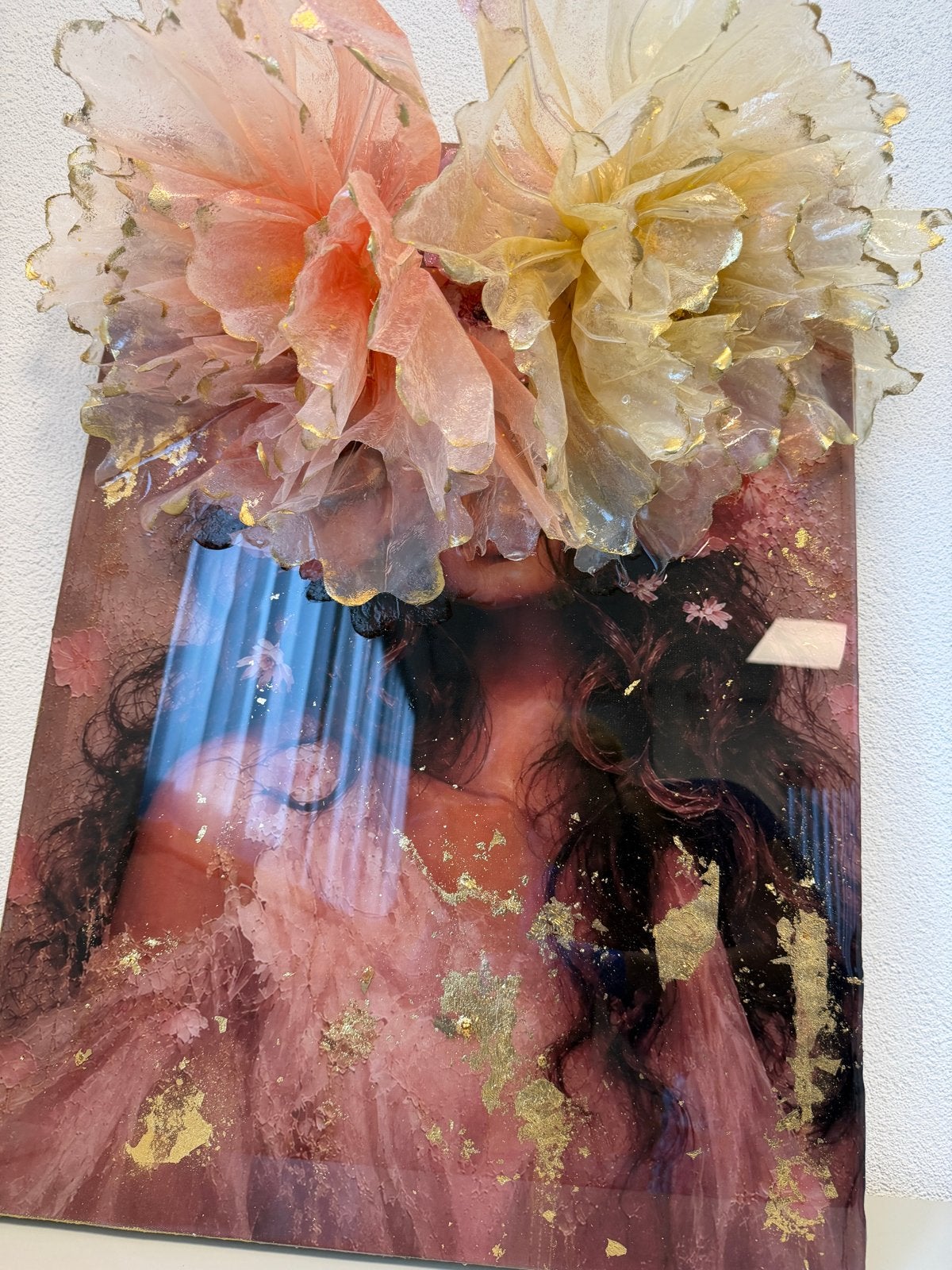 Modern schilderij met 3D bloemen en bladgoud, 3D-effect, Ophalen of Verzenden, Gemengde techniek, Overige materialen