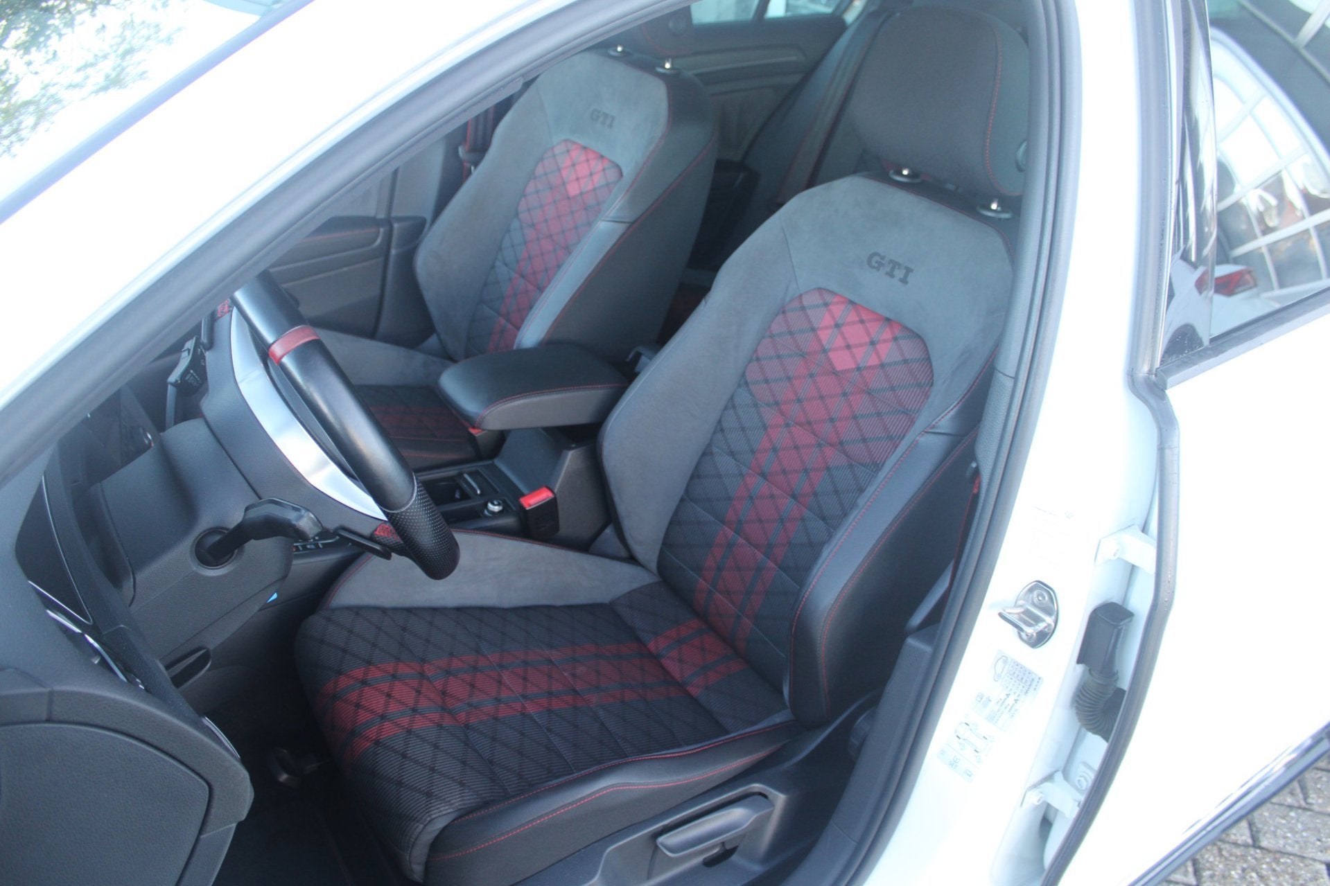 Volkswagen Golf 2.0 TSI GTI TCR | Dynaudio | DCC | ACC| Came, 1330 kg, 15 km/l, Gebruikt, 4 cilinders