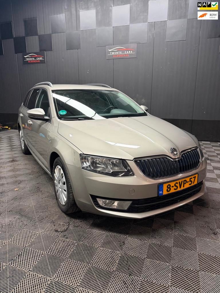 Skoda Octavia Combi 1.6 TDI Greentech Ambition | Navi | Airc, Auto's, Voorwielaandrijving, Euro 5, Stof, Gebruikt