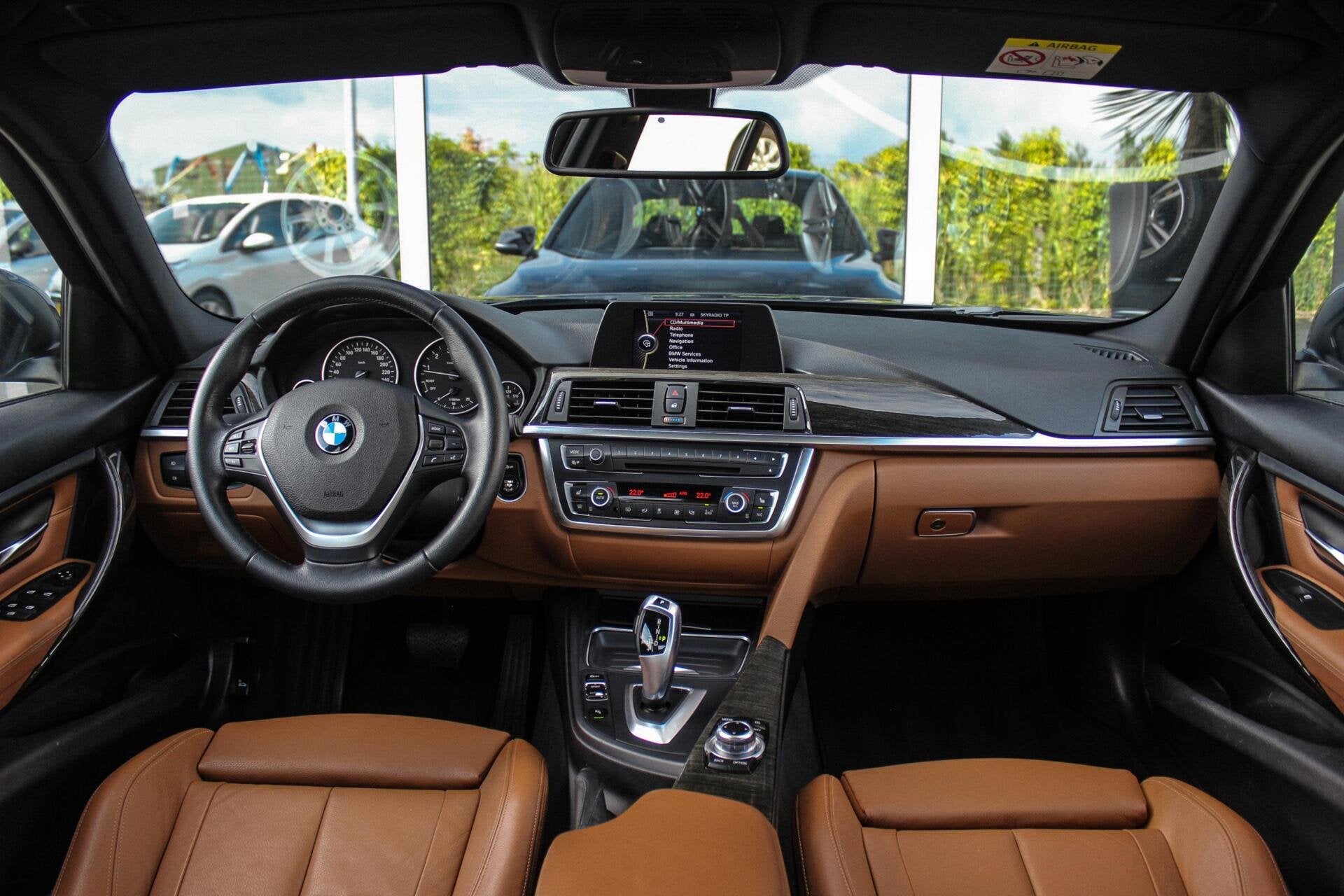 BMW 3-serie 316i Executive | Luxury Line | Sportstuur | Crui, Auto's, Automaat, Gebruikt, 4 cilinders, Zwart