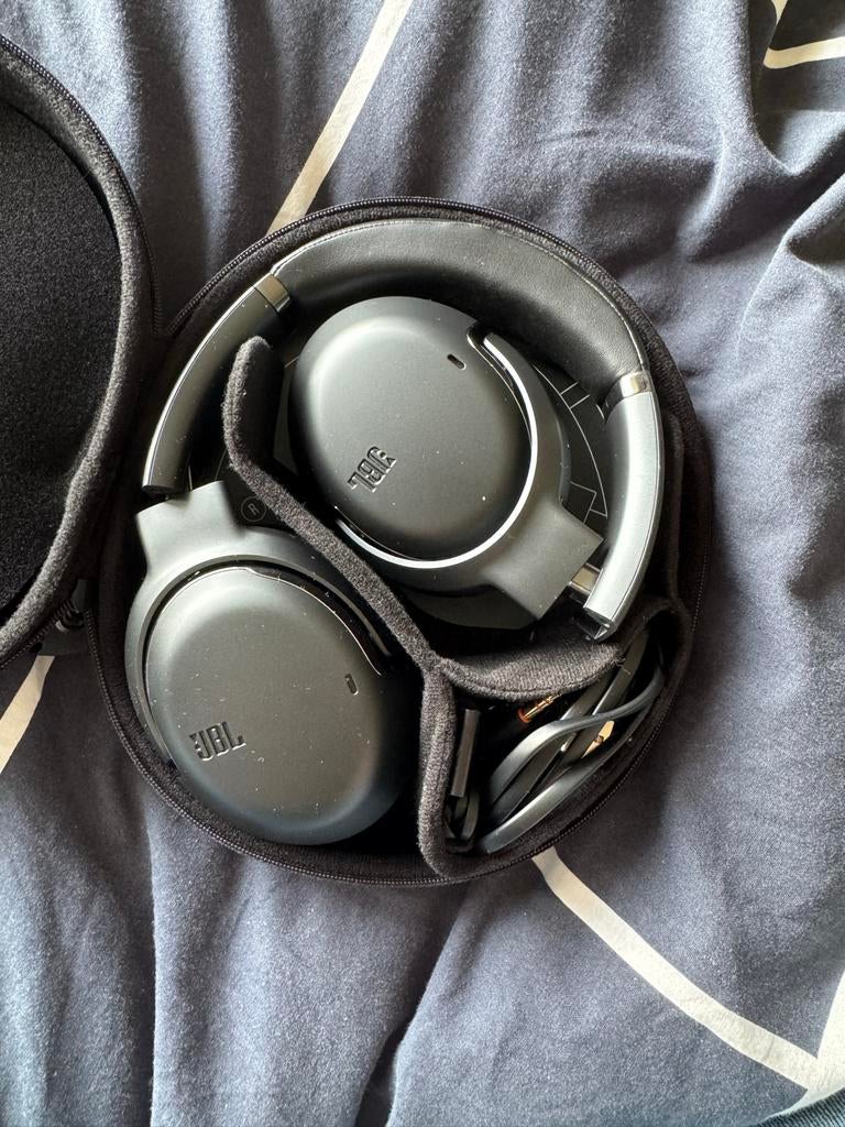 JBL Over-ear koptelefoon met noise cancelling en hoes, Ophalen of Verzenden, Zo goed als nieuw, Overige merken, Draadloos