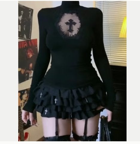 Prachtige zwarte Gothic top / shirt met kruis, Kleding | Dames, Tops, Ophalen of Verzenden, Nieuw, Zwart, Lange mouw
